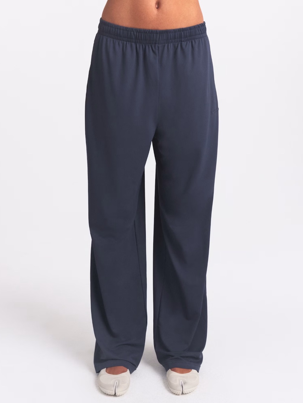 NikeSKIMS Airy Track Pant - Picture 7 of 9